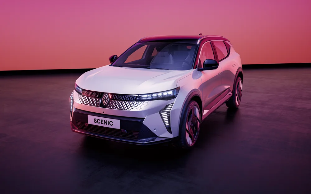 Renault Scénic E-Tech electric, vue trois quarts avant